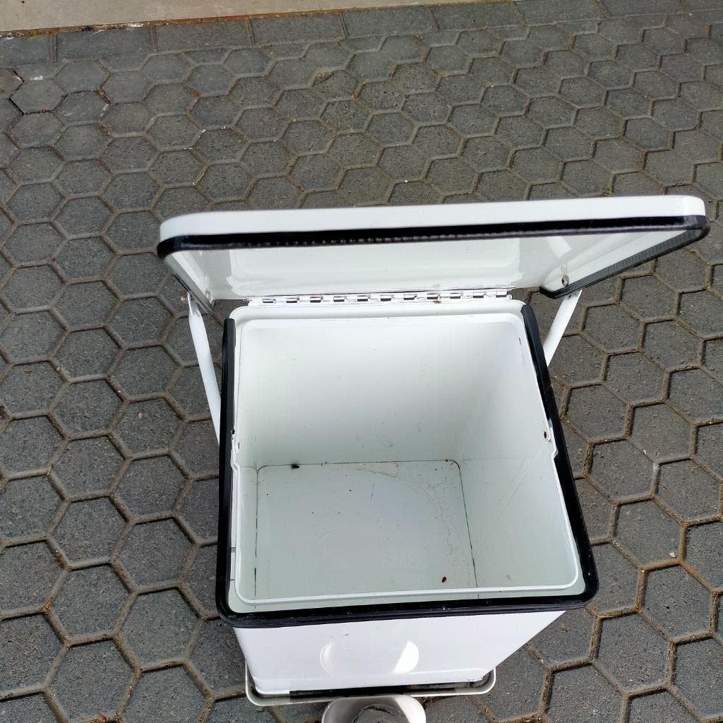 V-Part stalen pedaalemmer  27 ltr, Ophalen, Gebruikt, Met pedaal, 20 tot 30 liter