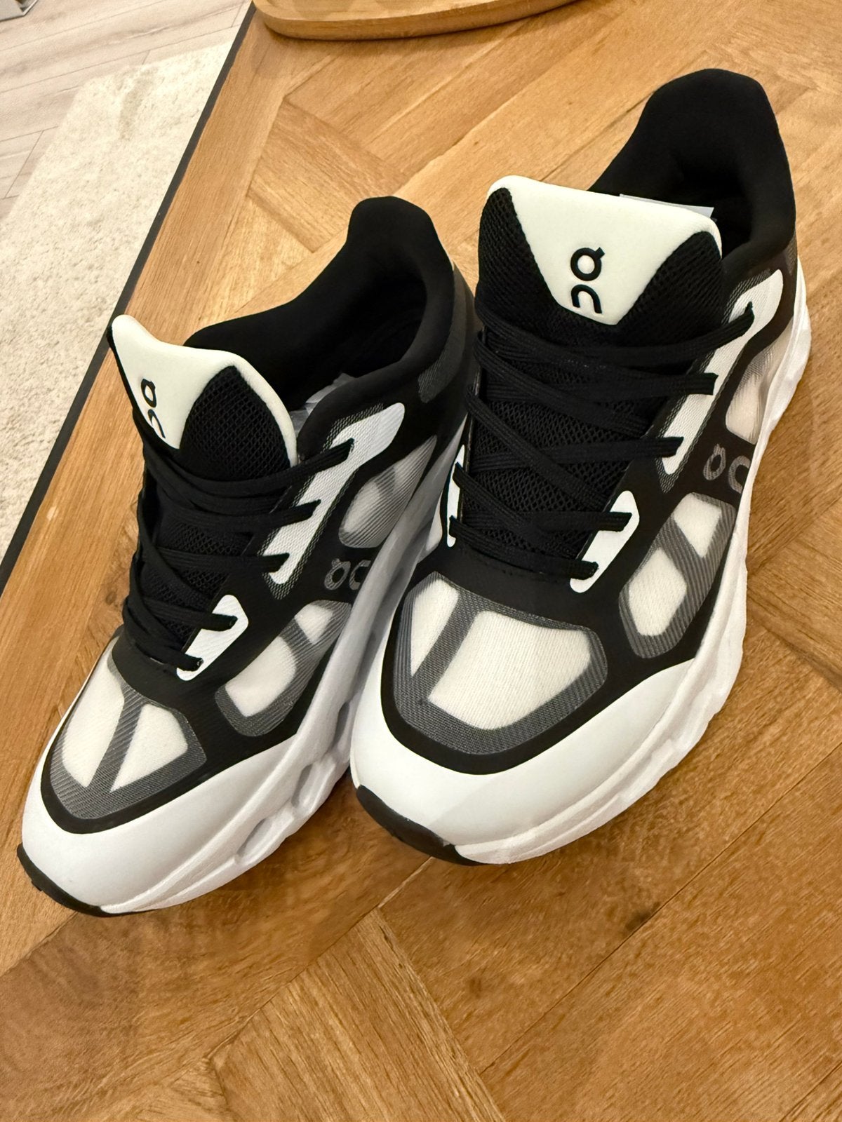 On cloud sneakers, Zwart, Nieuw, Ophalen of Verzenden, Sneakers of Gympen