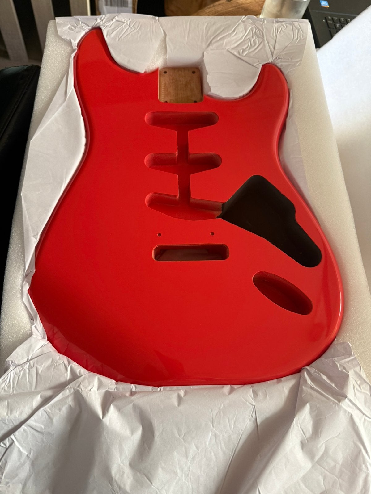 Stratocaster body Fiesta Red Elzen Nitro lak hoogglans, Muziek en Instrumenten, Verzenden, Geen, Geen, Jpsg