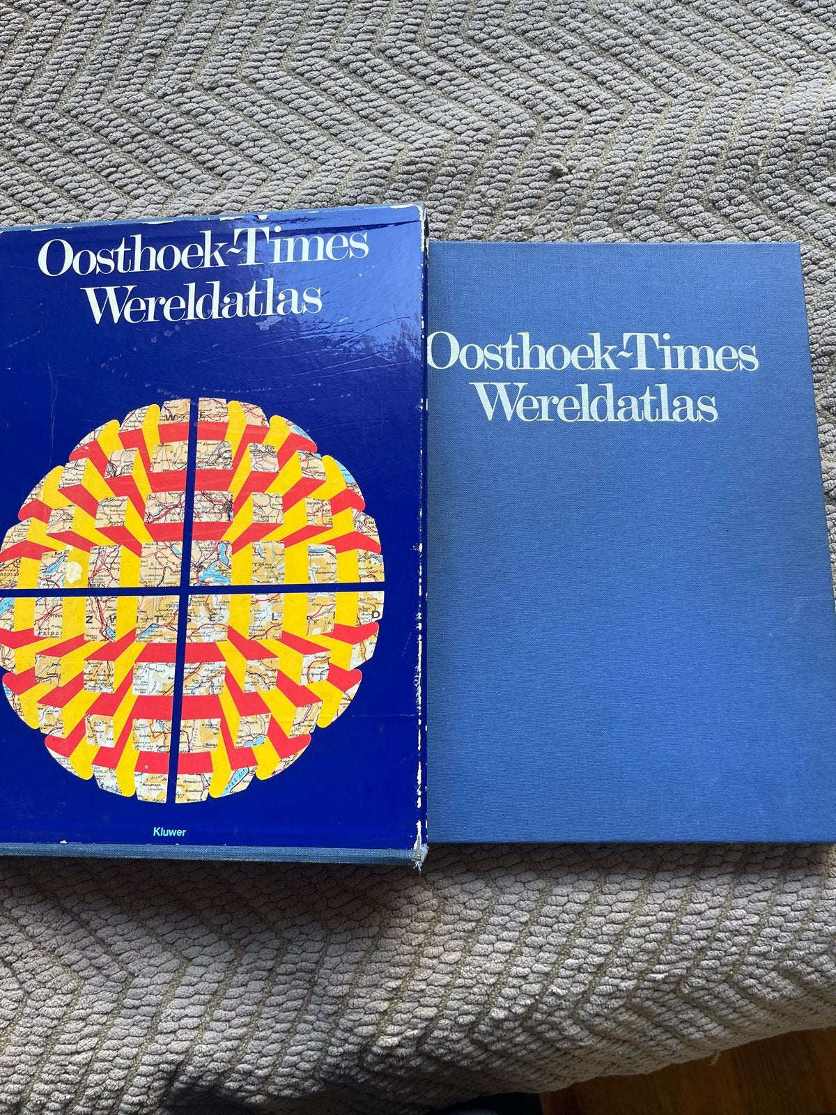 Oosthoek-Times Wereldatlas - Compleet met stofomslag, Boeken, Gelezen, Overige atlassen, Ophalen of Verzenden, 1800 tot 2000