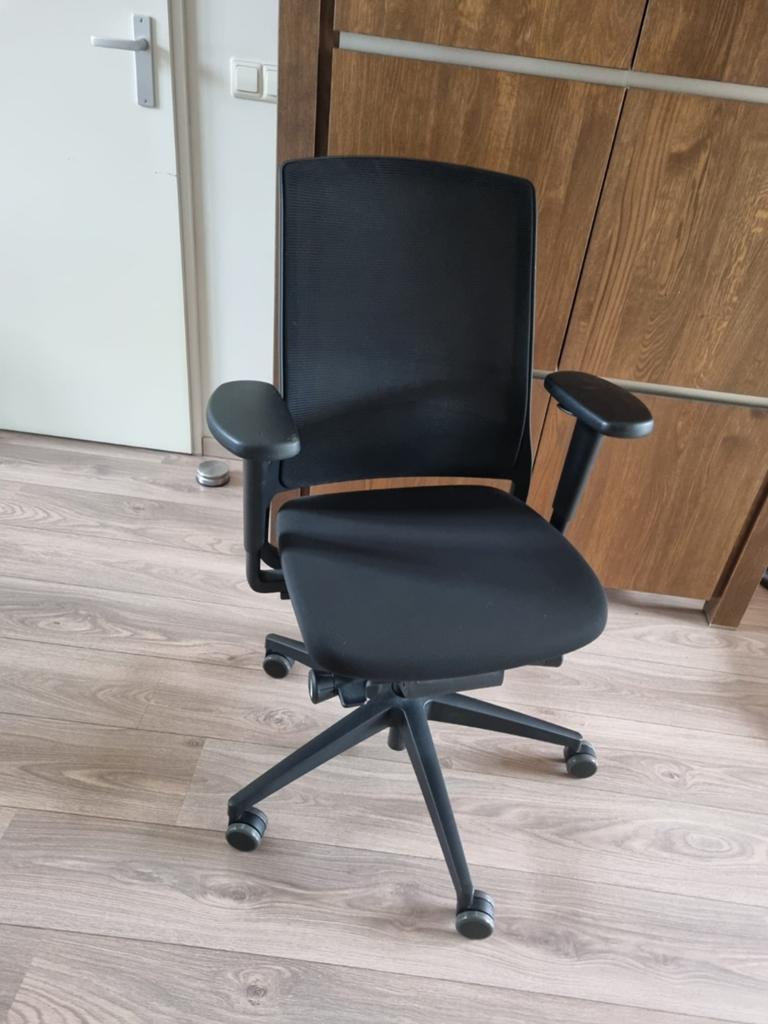 Ergonomische bureaustoel te koop, Huis en Inrichting, Bureaustoelen, Ophalen, Zo goed als nieuw, Zwart