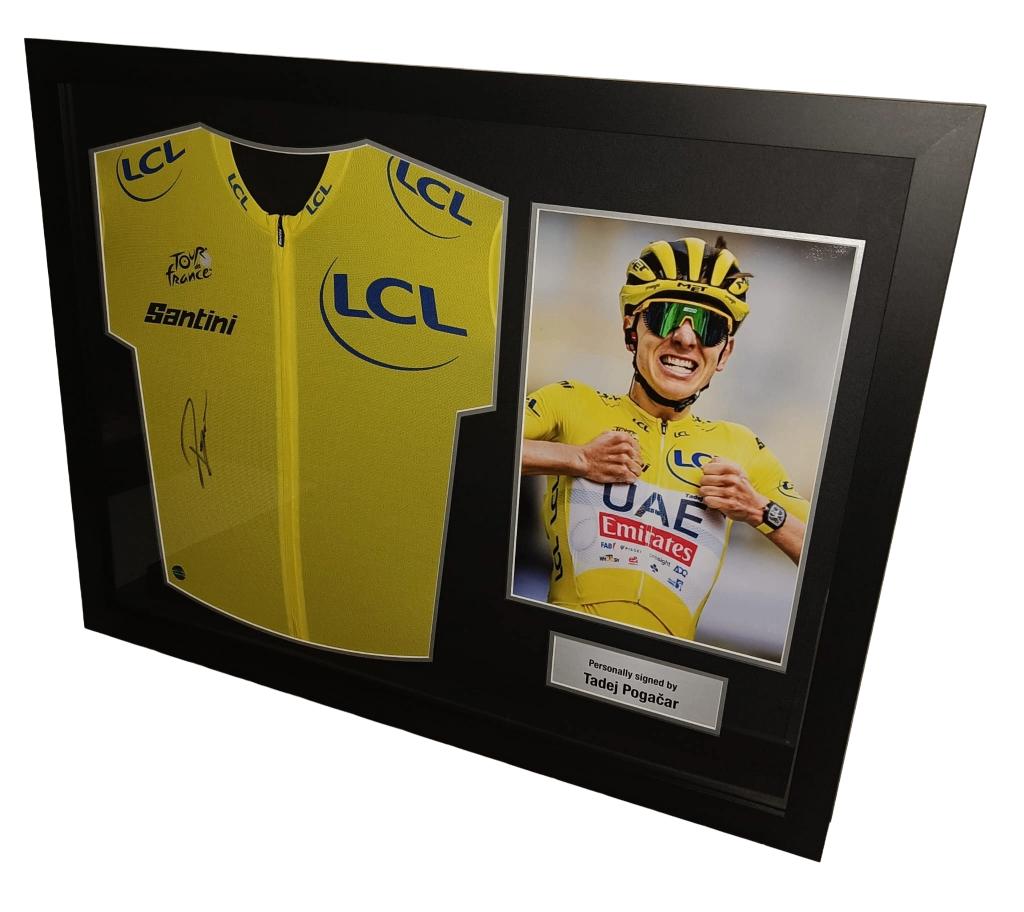 Gesigneerde gele trui Tadej Pogacar - Iconic Frame, Verzamelen, Sportartikelen en Voetbal, Nieuw, Poster, Plaatje of Sticker, Buitenlandse clubs