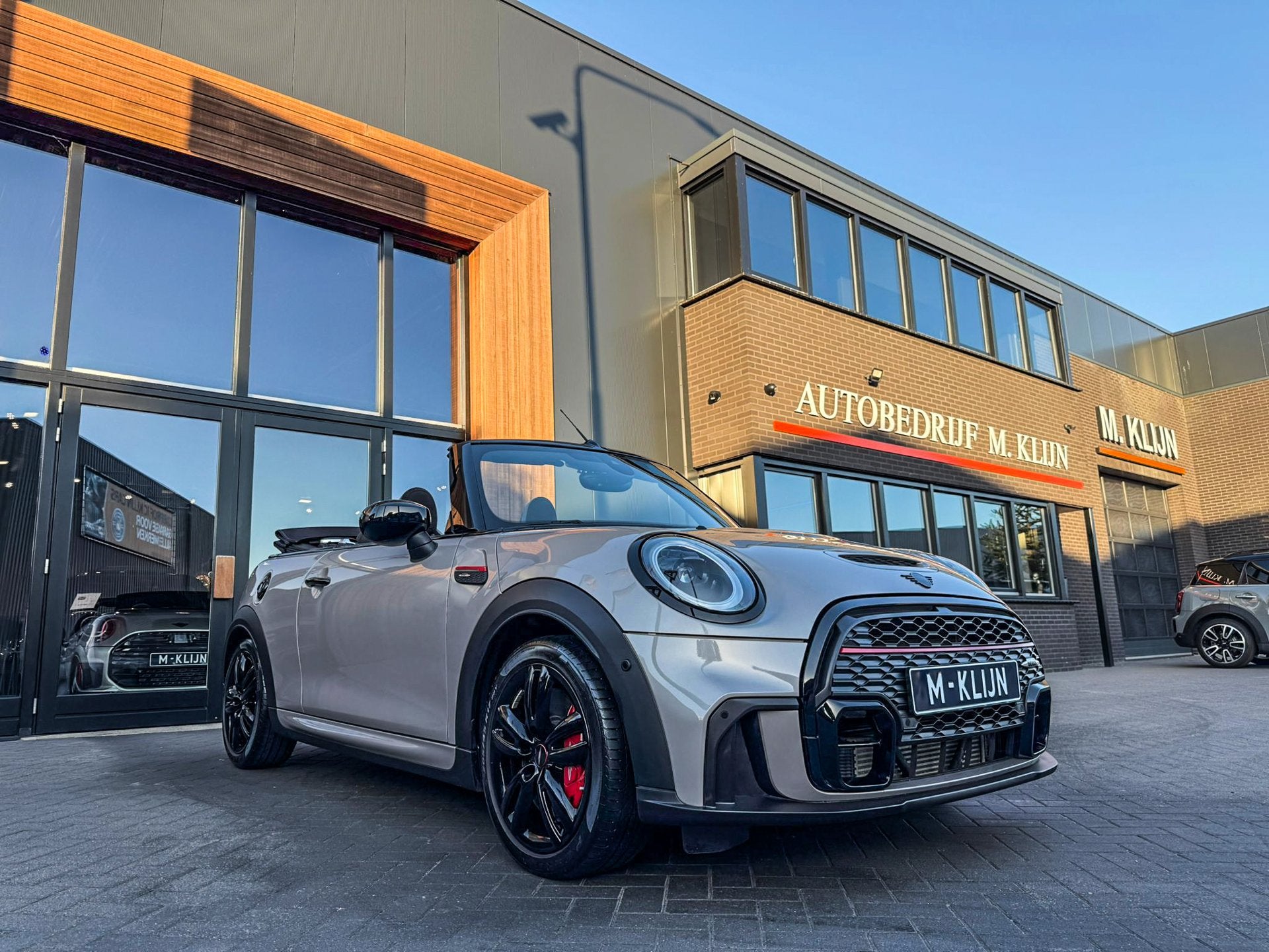 MINI Cabrio 2.0 John Cooper Works JCW Pack 231pk Manual Roof, Auto's, Voorwielaandrijving, Gebruikt, Huisgarantie, 4 cilinders