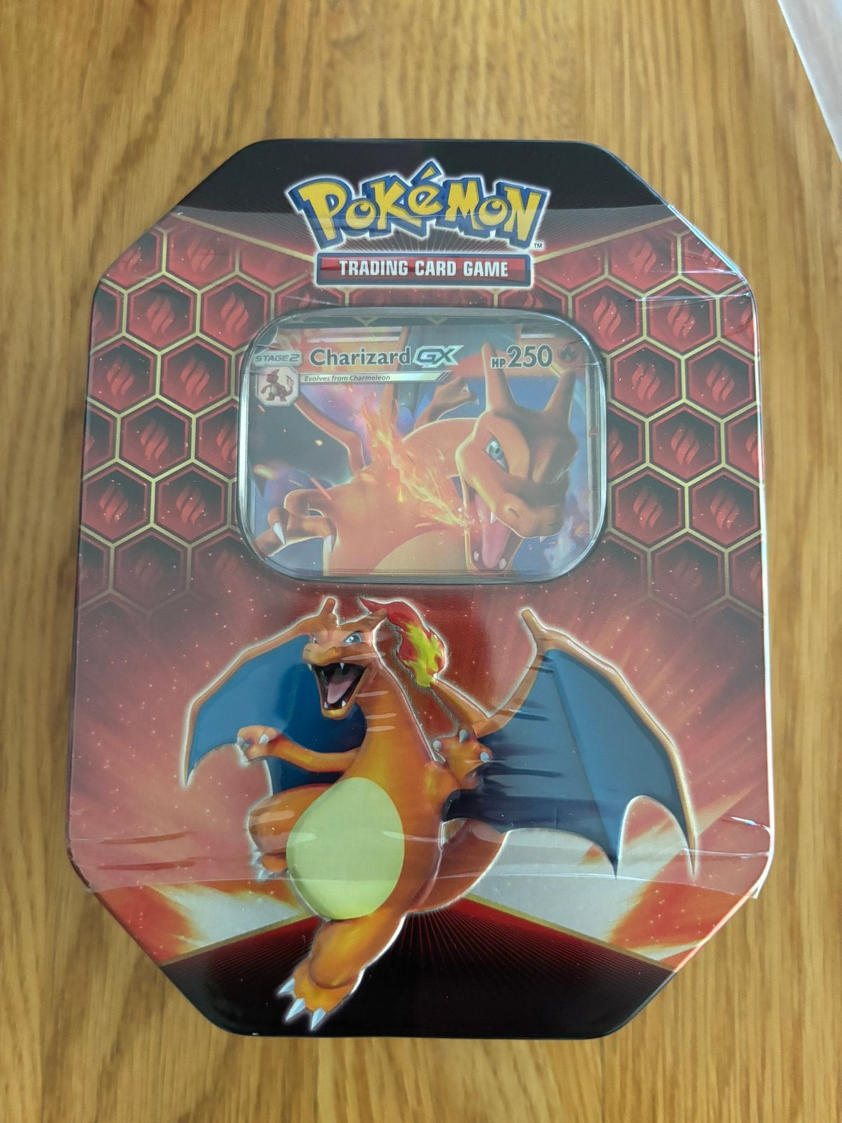 Hidden Fates: Charizard GX Tin, Hobby en Vrije tijd, Verzamelkaartspellen | Pokémon, Ophalen of Verzenden, Zo goed als nieuw