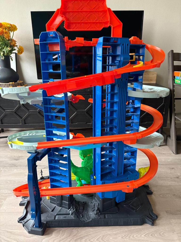Hot Wheels Ultimate Garage met Dino - Uitbreidbaar, Ophalen, Gebruikt