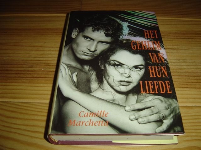 Te koop : het geheim van hun liefde, Ophalen of Verzenden, Gelezen
