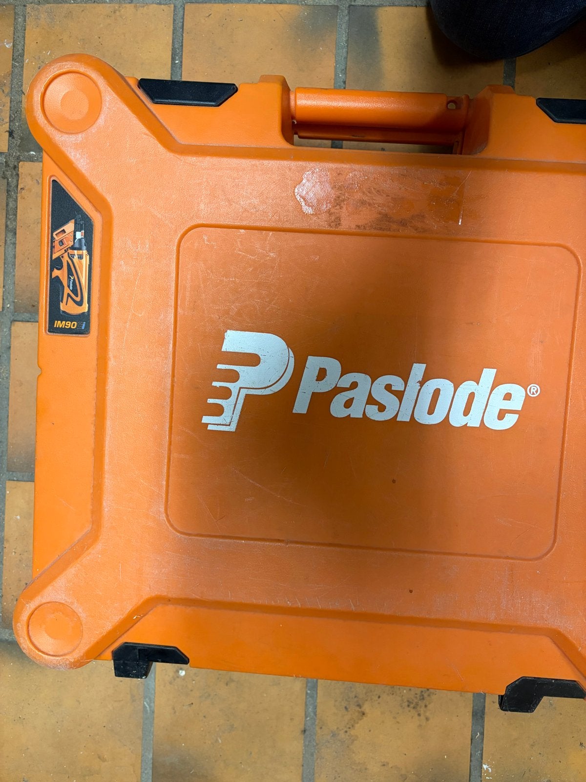 Paslode IM90i Impulse tacker met toebehoren, Doe-het-zelf en Verbouw, Ophalen of Verzenden, Gebruikt, Tacker/nietmachine, Overige merken