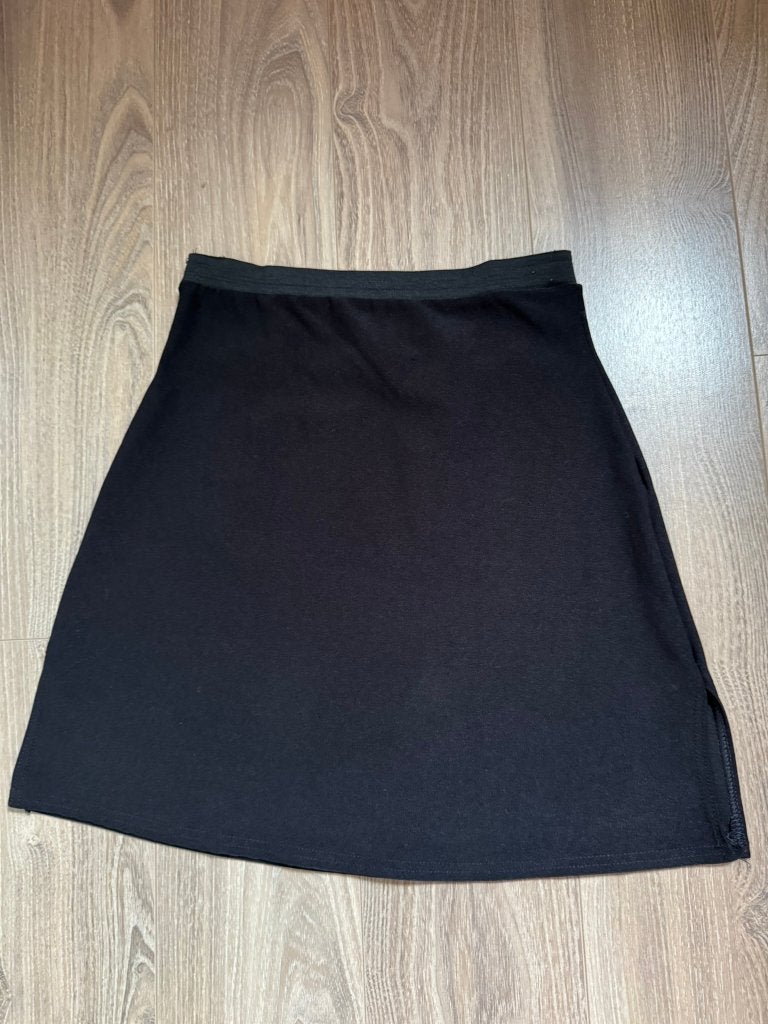 Zwart mini rokje met splitje, Ophalen of Verzenden, Zo goed als nieuw, Zwart, Boven de knie
