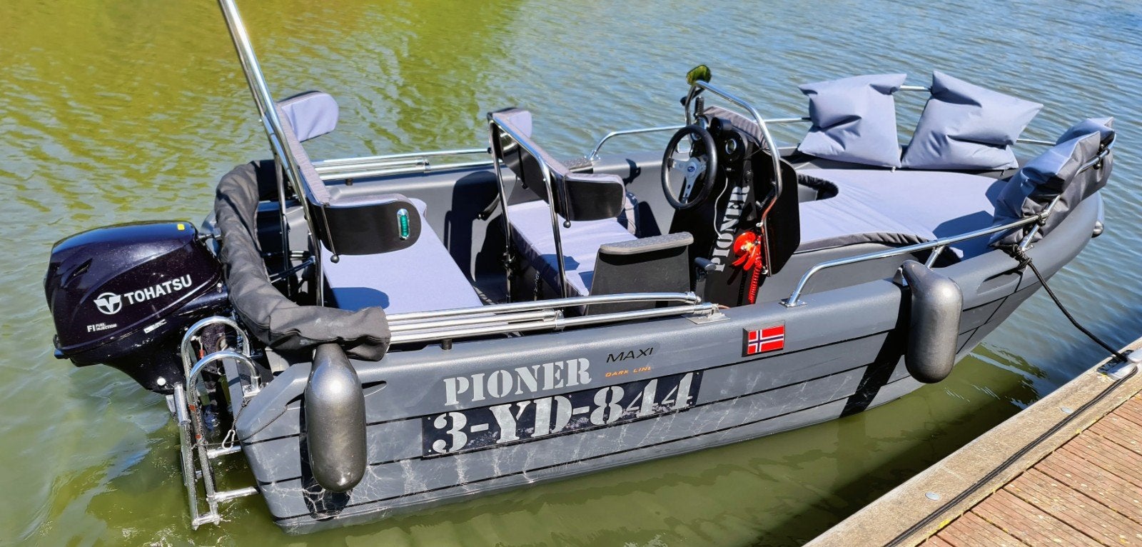 Pioner 12 maxi Dark Line speedboot Tohatsu 20PK Incl Trailer, Watersport en Boten, Speedboten, Ophalen, Kunststof, 4 m, Zo goed als nieuw