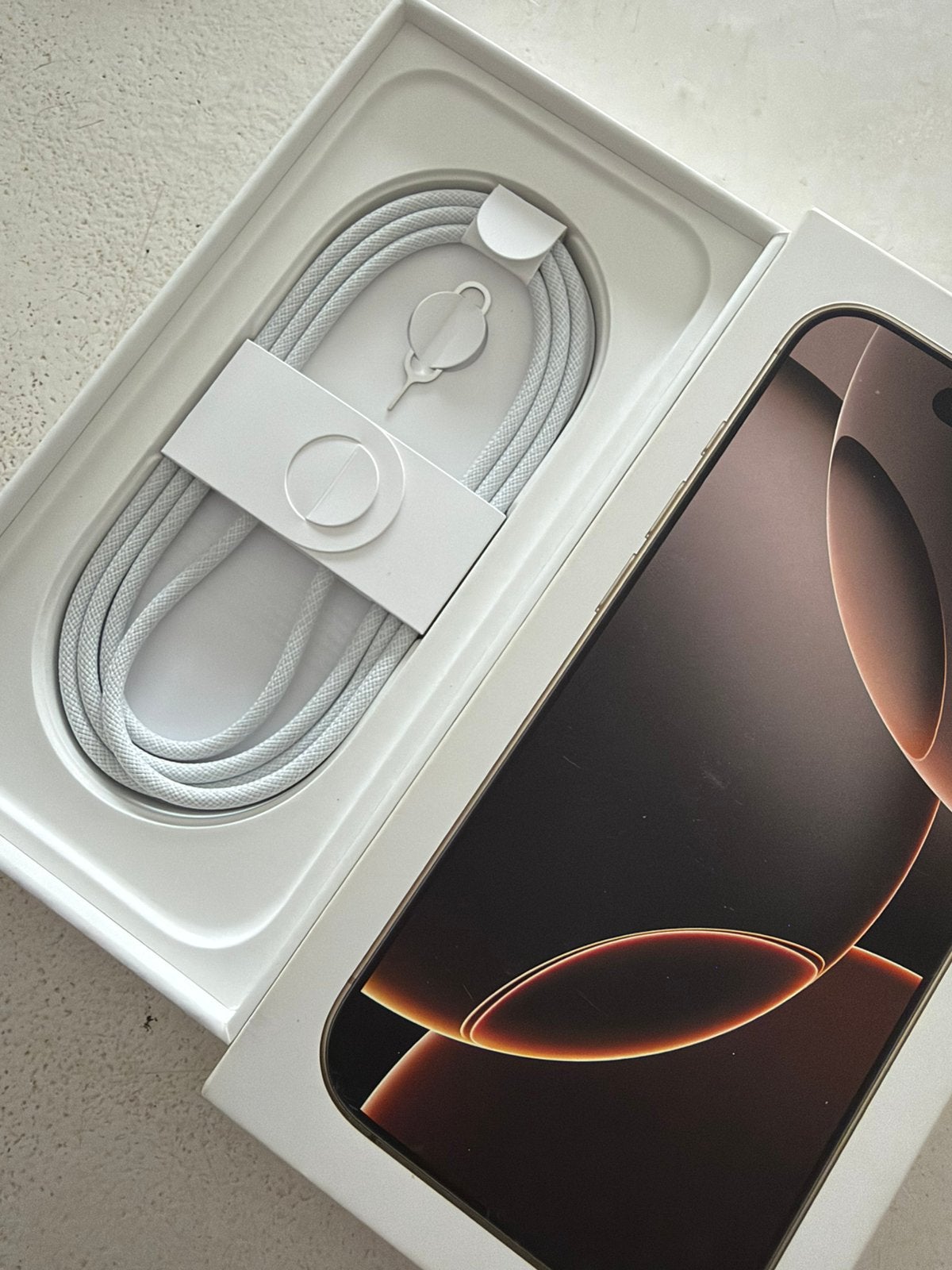 Foto 9 van Iphone 16 pro 128gb Desert Titanium