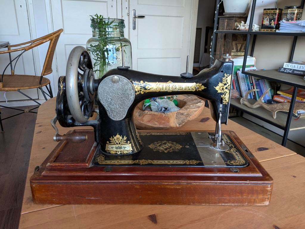 Antieke Singer Naaimachine - Decoratief en Functioneel, Ophalen