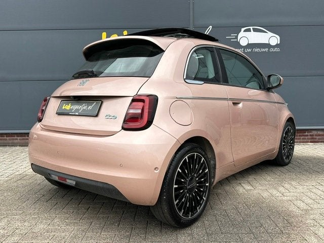 Fiat 500 e La Prima 42 kWh *schuifdak *carplay *ad. cruise, Auto's, Fiat, Gebruikt, 118 pk, Overige kleuren, 4 stoelen