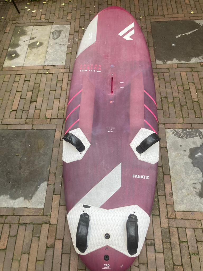 Fanatic Falcon 115 liter, Watersport en Boten, Windsurfen, Ophalen, Met voetbanden, Gebruikt, Minder dan 250 cm