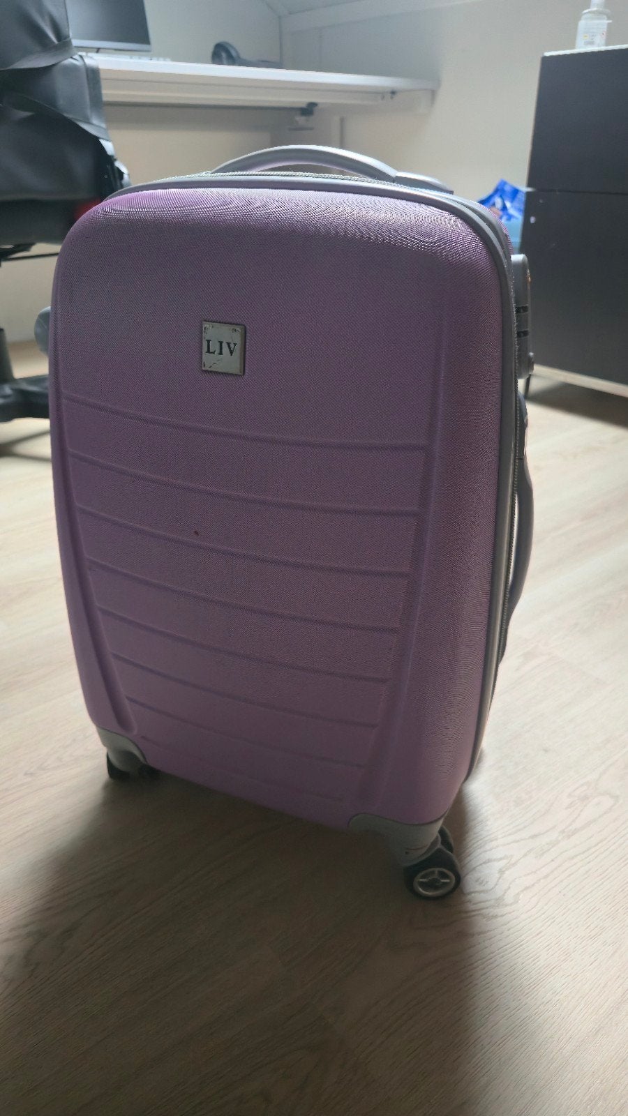 LIV Handbagage Koffer - Lichtpaars met TSA slot, 40 tot 60 cm, Wieltjes, Gebruikt, 20 tot 30 cm