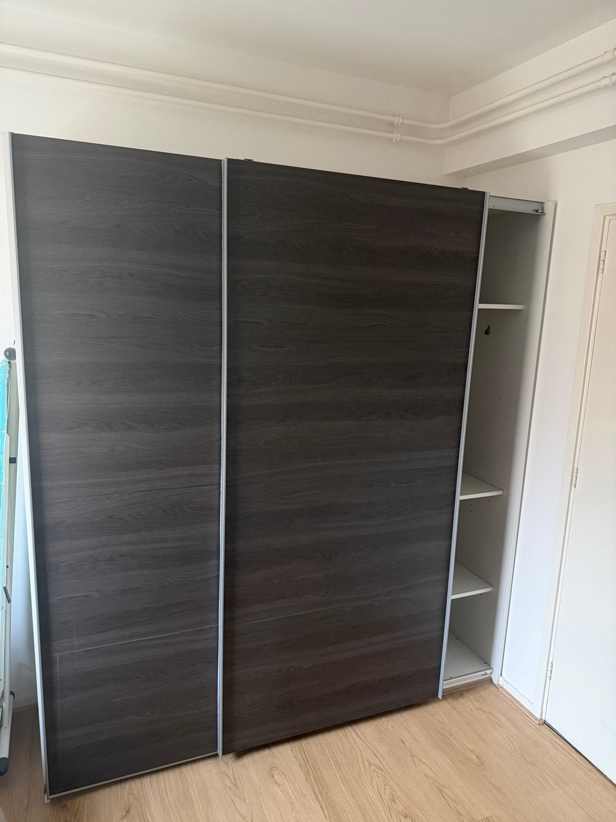 Grote kledingkast met schuifdeuren en planken, Ophalen, Gebruikt, 200 cm of meer, 150 tot 200 cm