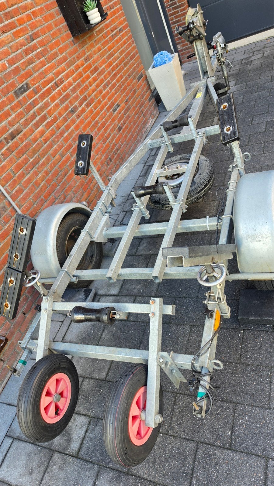 Nette Pega trailer 500/425 met centreerset, Ophalen, Zo goed als nieuw, Overige typen