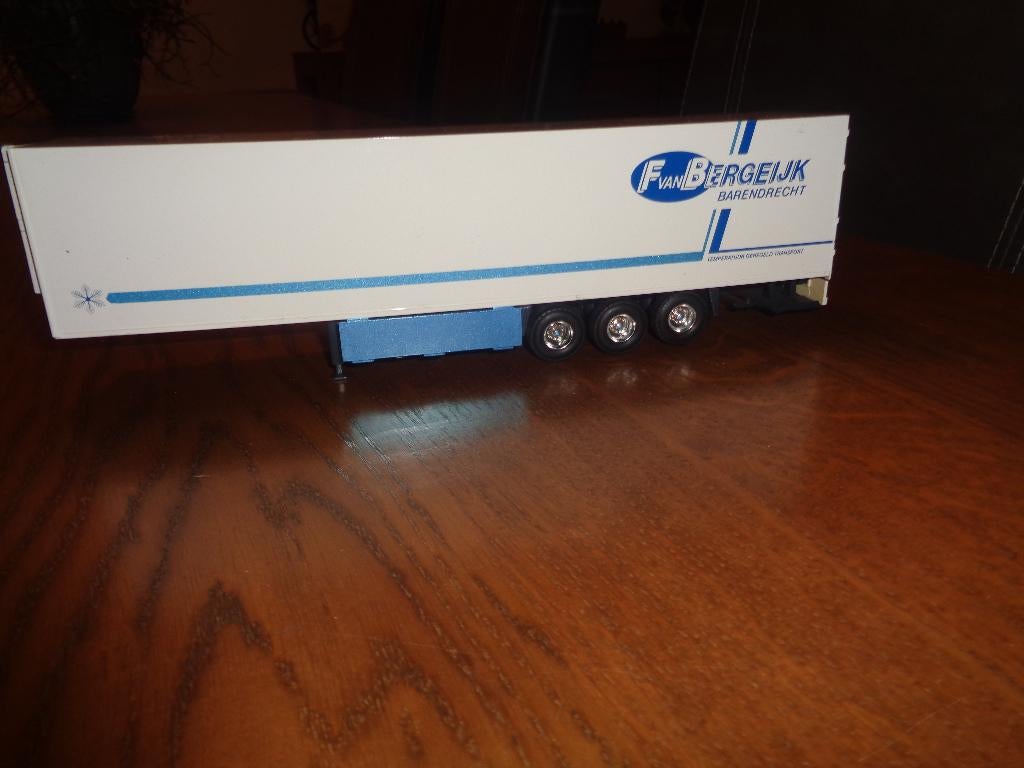 Tekno F van de.BERGEIJK  Barendrecht, Hobby en Vrije tijd, Modelauto's | 1:50, Ophalen of Verzenden, Zo goed als nieuw, Bus of Vrachtwagen