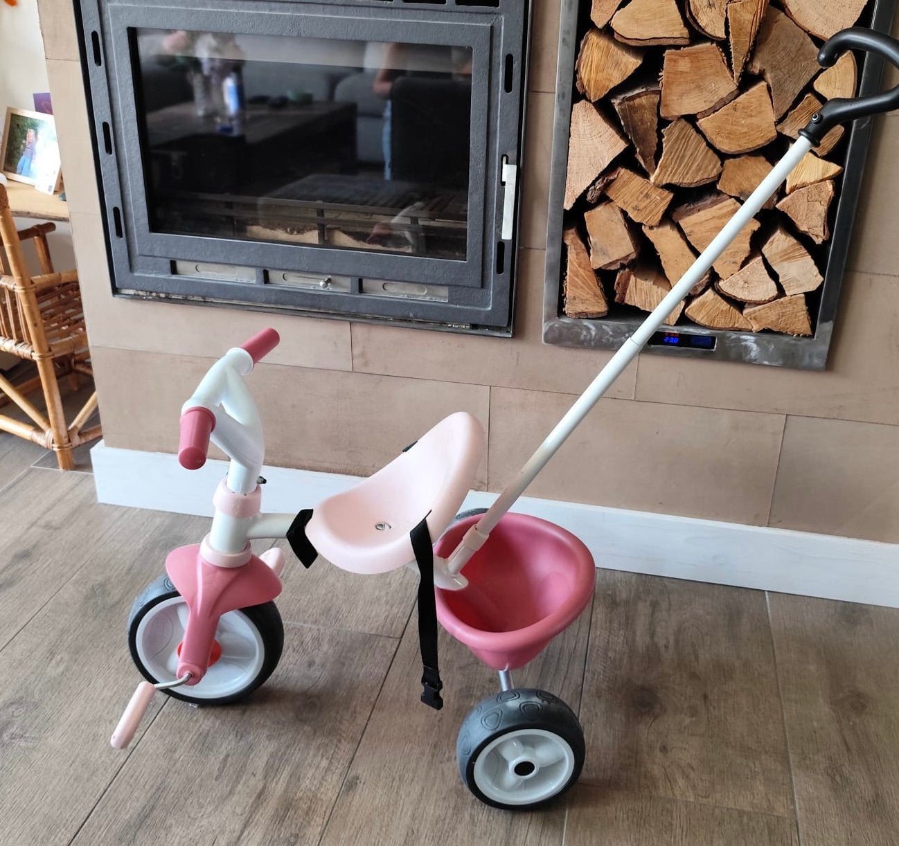 Roze Smoby driewieler met stang, Ophalen, Zo goed als nieuw