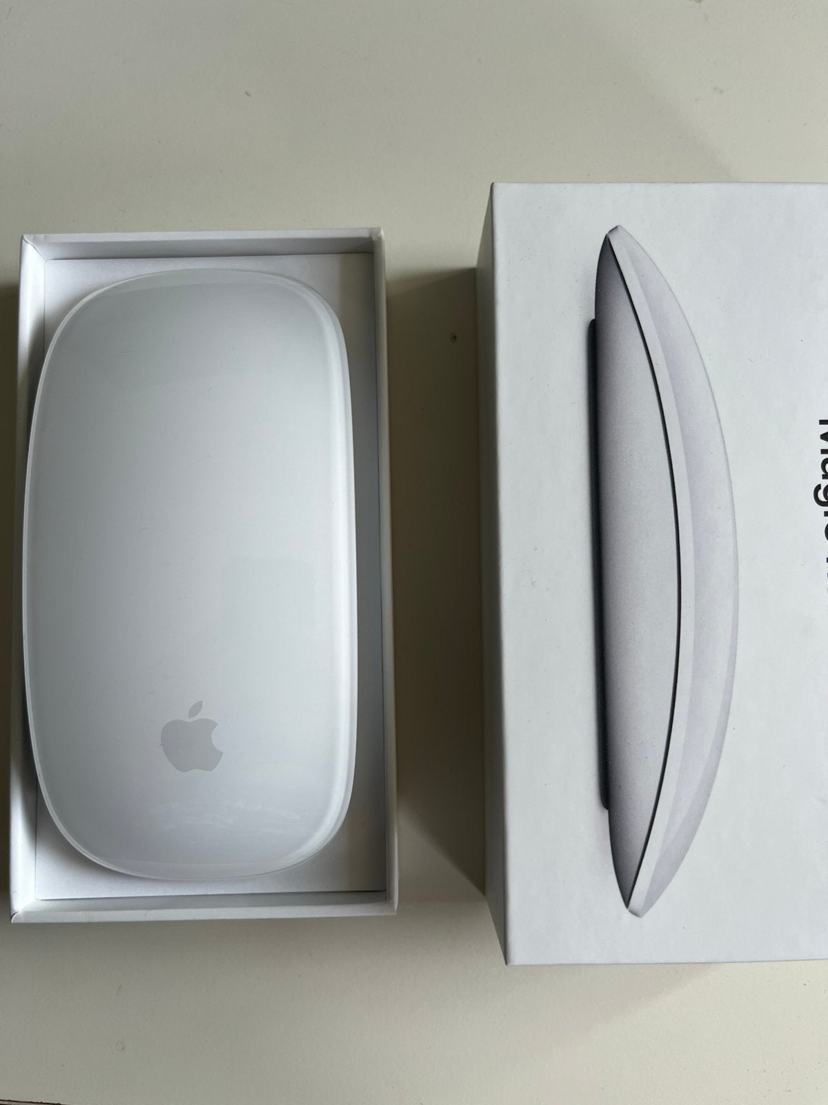 Apple Magic Mouse, Ophalen of Verzenden, Zo goed als nieuw