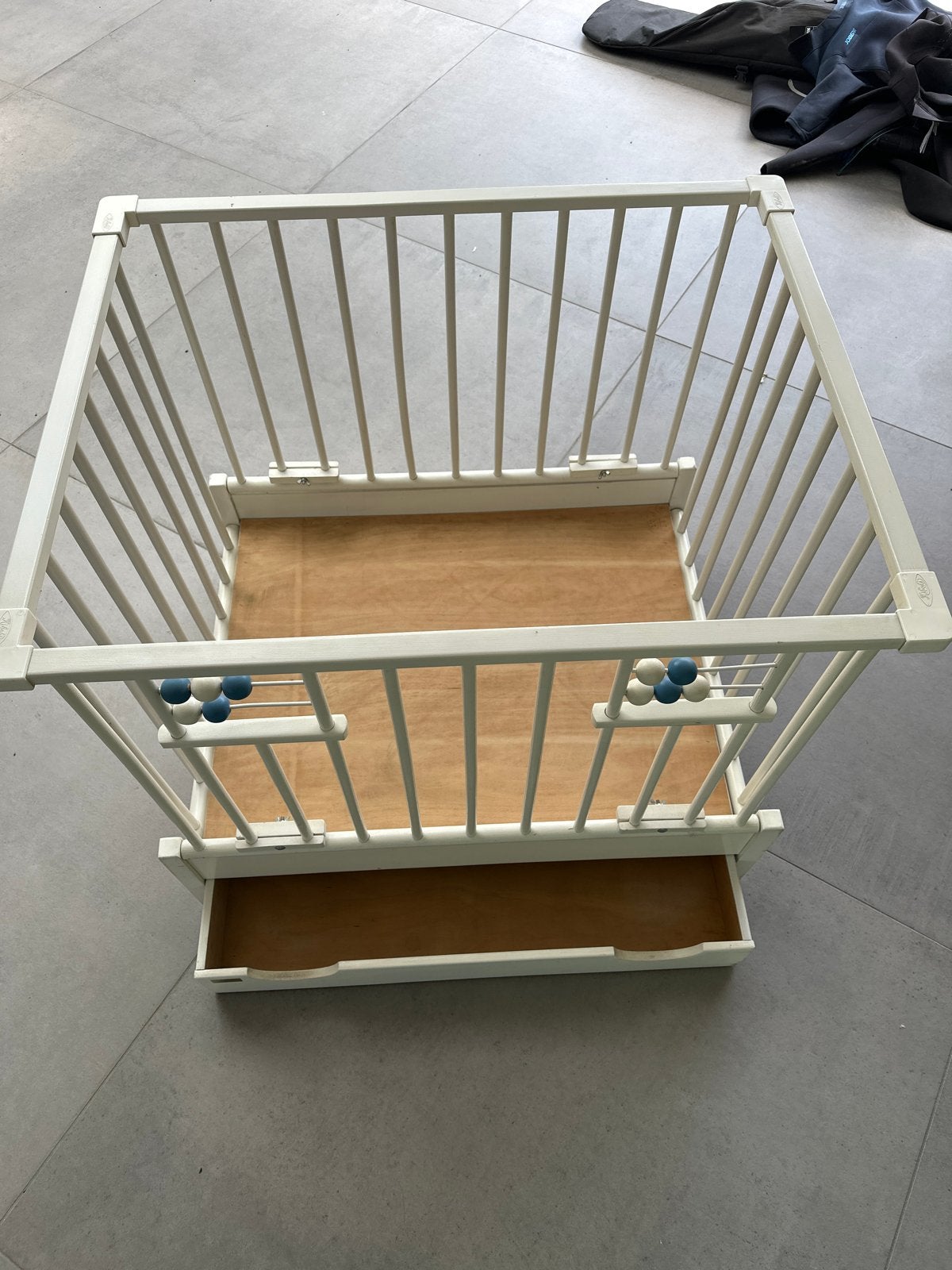 Witte babybox met lade en verstelbare bodem, Ophalen, Gebruikt, Vierkant, In hoogte verstelbaar