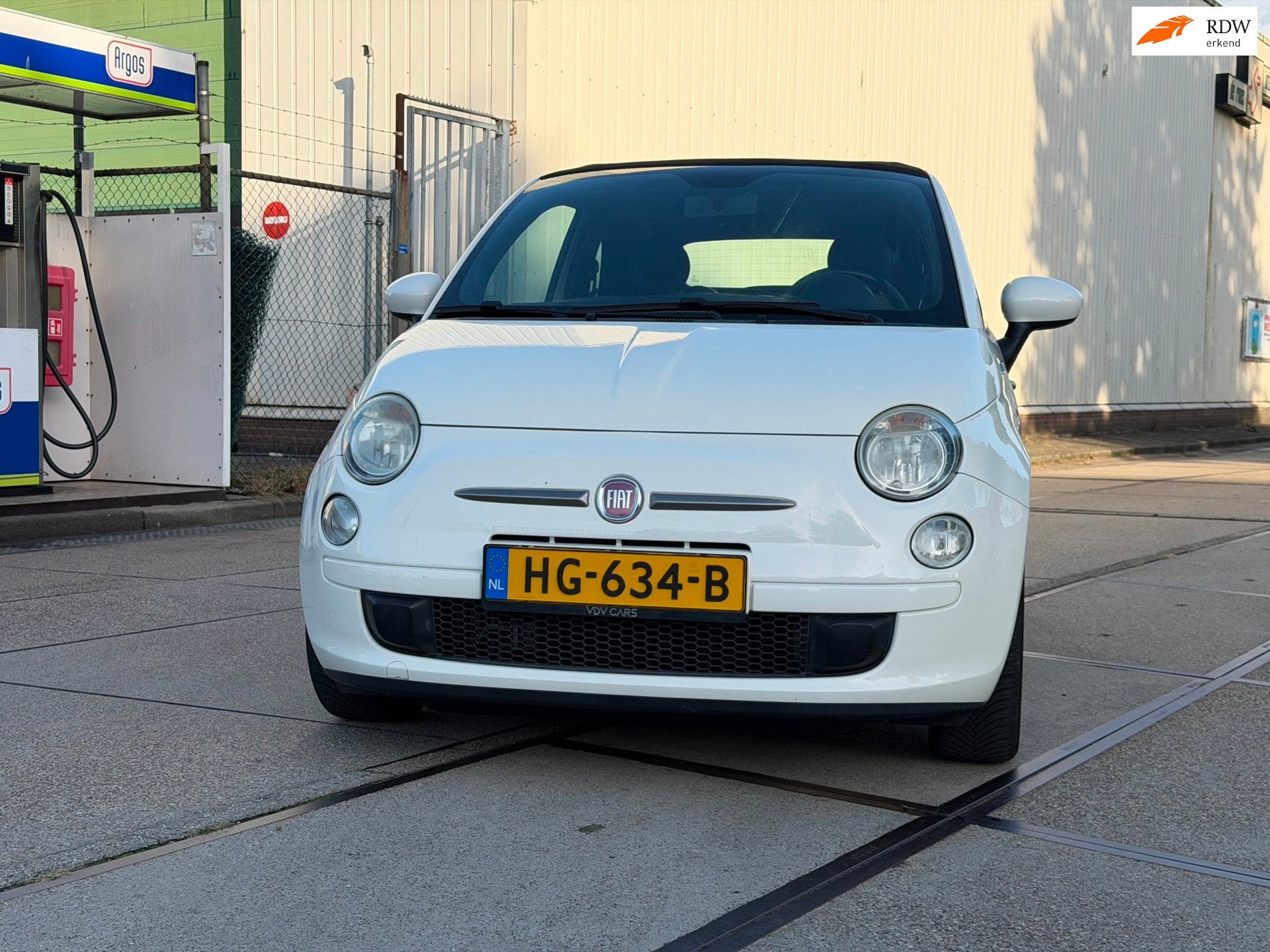 Fiat 500 0.9 TwinAir by Gucci Cabrio Airco/Pdc APK, Auto's, Euro 5, 86 pk, Gebruikt, 31 €/maand