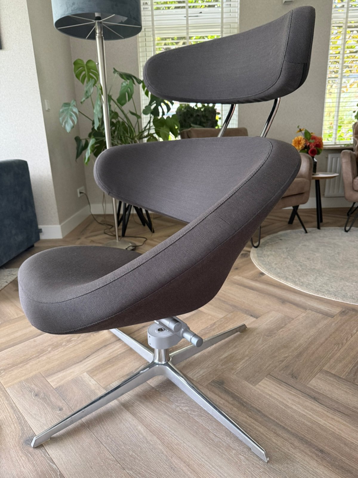 Varier Peel fauteuil + hocker (bruin), Huis en Inrichting, Ophalen, Gebruikt, 75 tot 100 cm, Stof