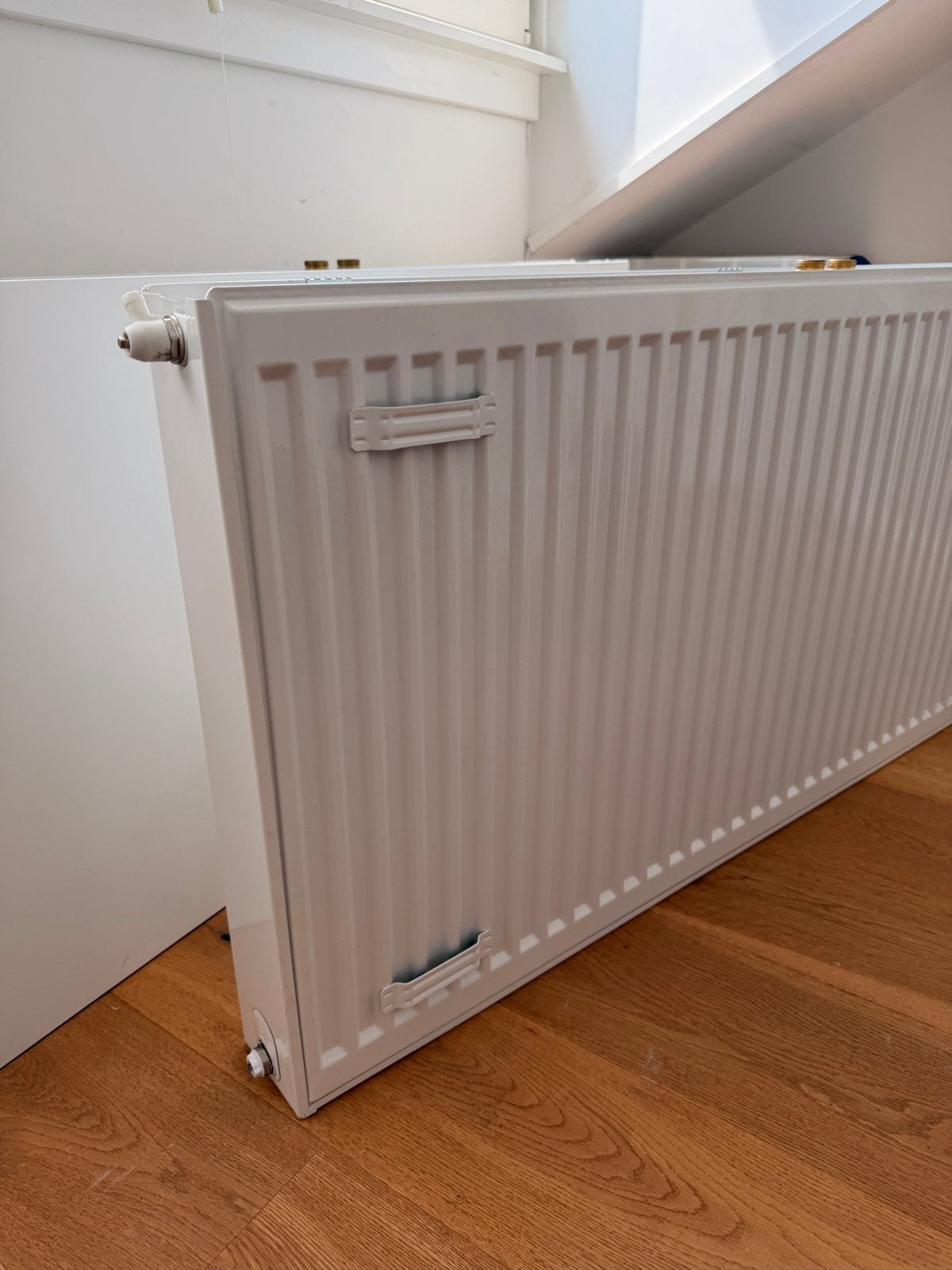 2 Korado radiatoren 120x60cm incl. knoppen en bevestiging, Doe-het-zelf en Verbouw, Verwarming en Radiatoren, Ophalen, 30 tot 80 cm