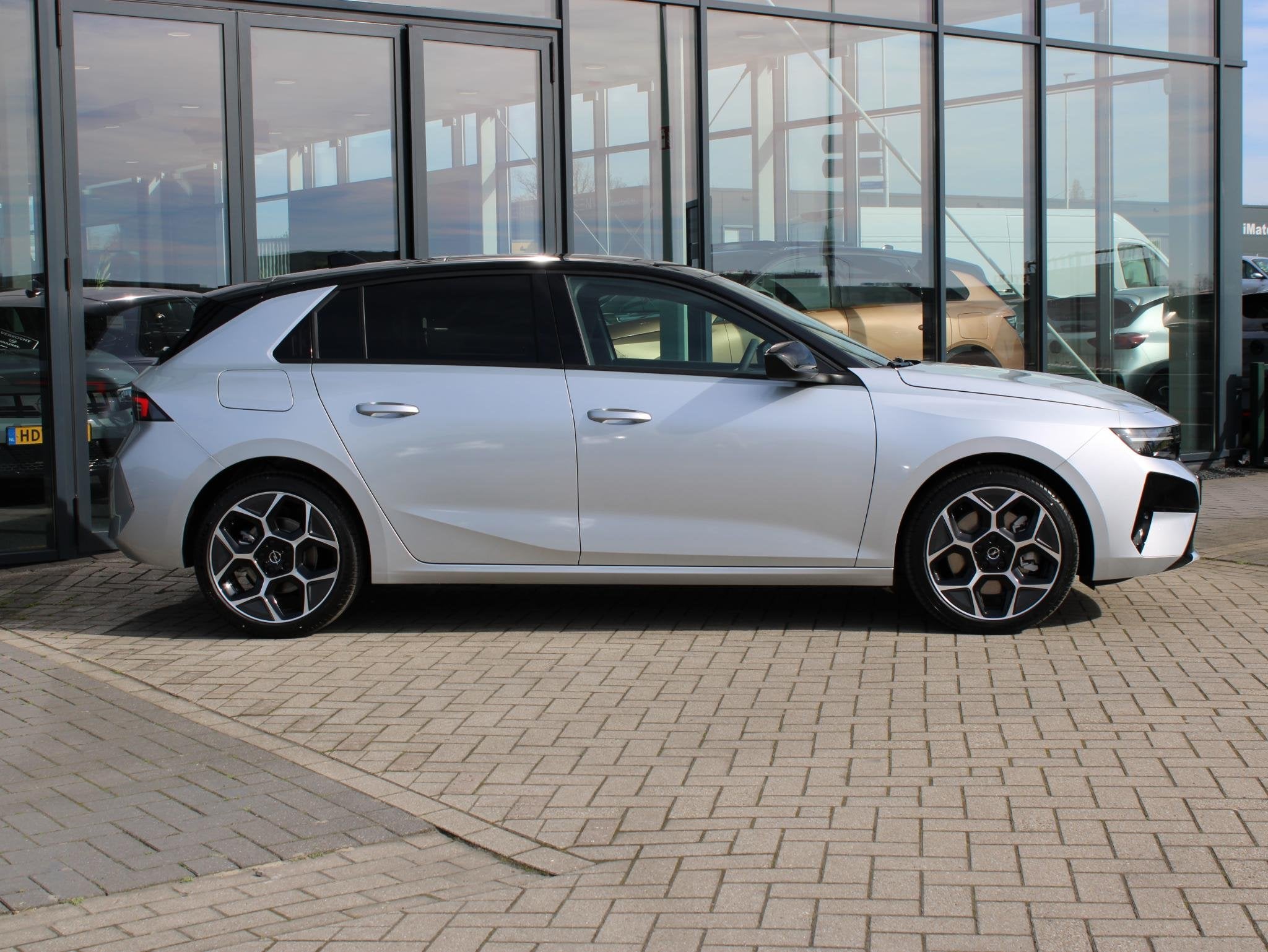 Opel Astra 1.6 Turbo Plug In Hybrid Ultimate VOORRAAD KORTIN, 12 maanden, 4 cilinders, Alcantara, Plug-in hybride