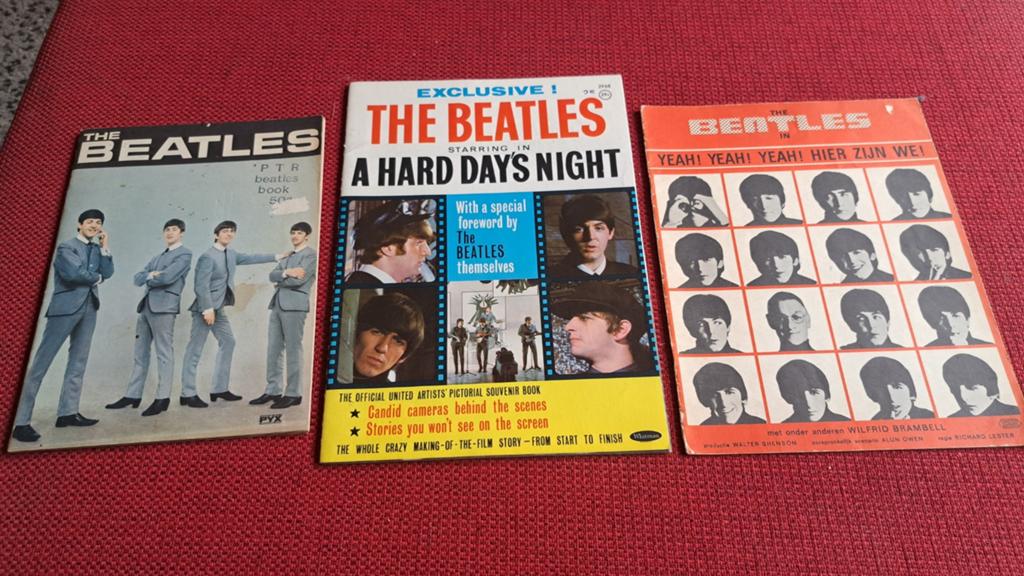Beatles 2x A Hard day's night magazines plus PYX boekje, Ophalen of Verzenden, Foto of Kaart