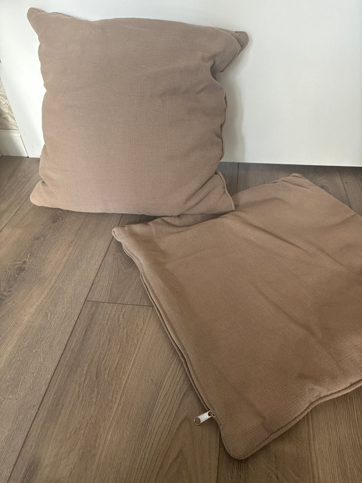 Set van 2 beige sierkussens met rits zinder vulling45/45, Huis en Inrichting, Beige, Afneembare hoes, Vierkant, Ophalen of Verzenden