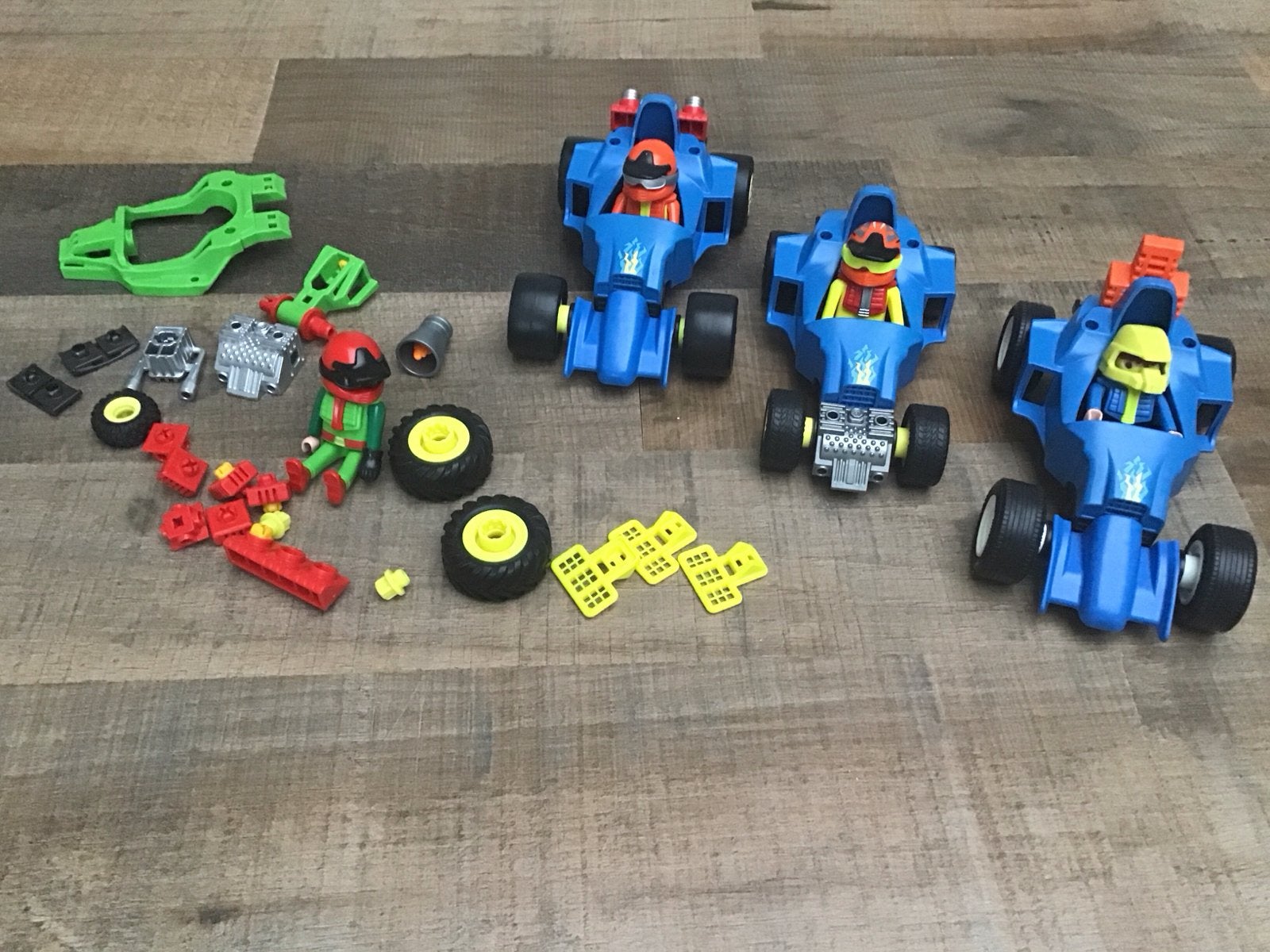 Playmobil raceauto's met extra onderdelen en figuren, Ophalen of Verzenden, Gebruikt