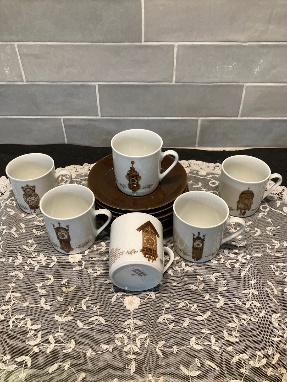 Vintage kop en schotel klokkenservies (120626), Gebruikt, Ophalen of Verzenden, Overige stijlen, Kop(pen) en/of Schotel(s)