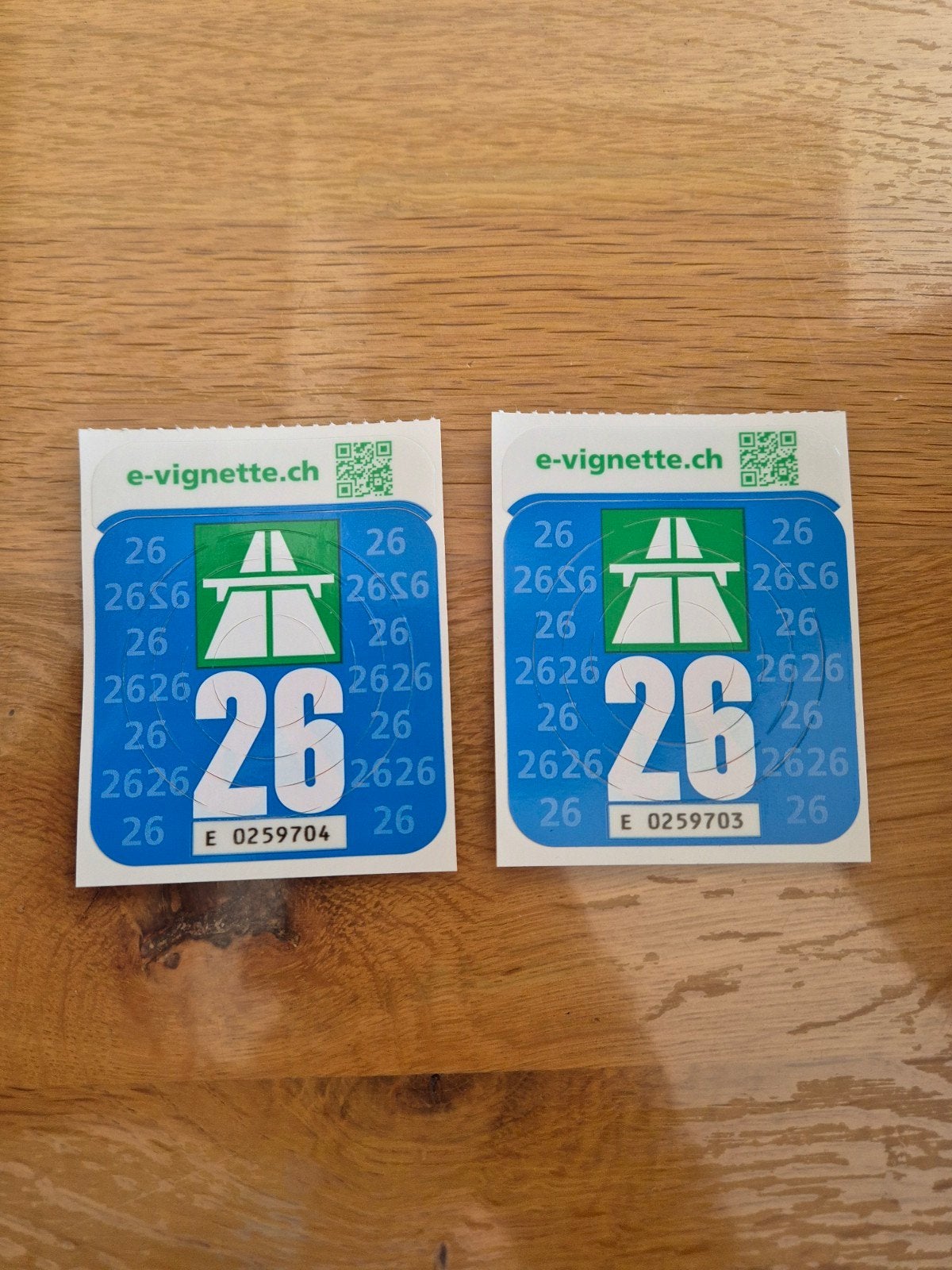 Na 6 aug 2x vignet Zwitserland 2026, Twee personen