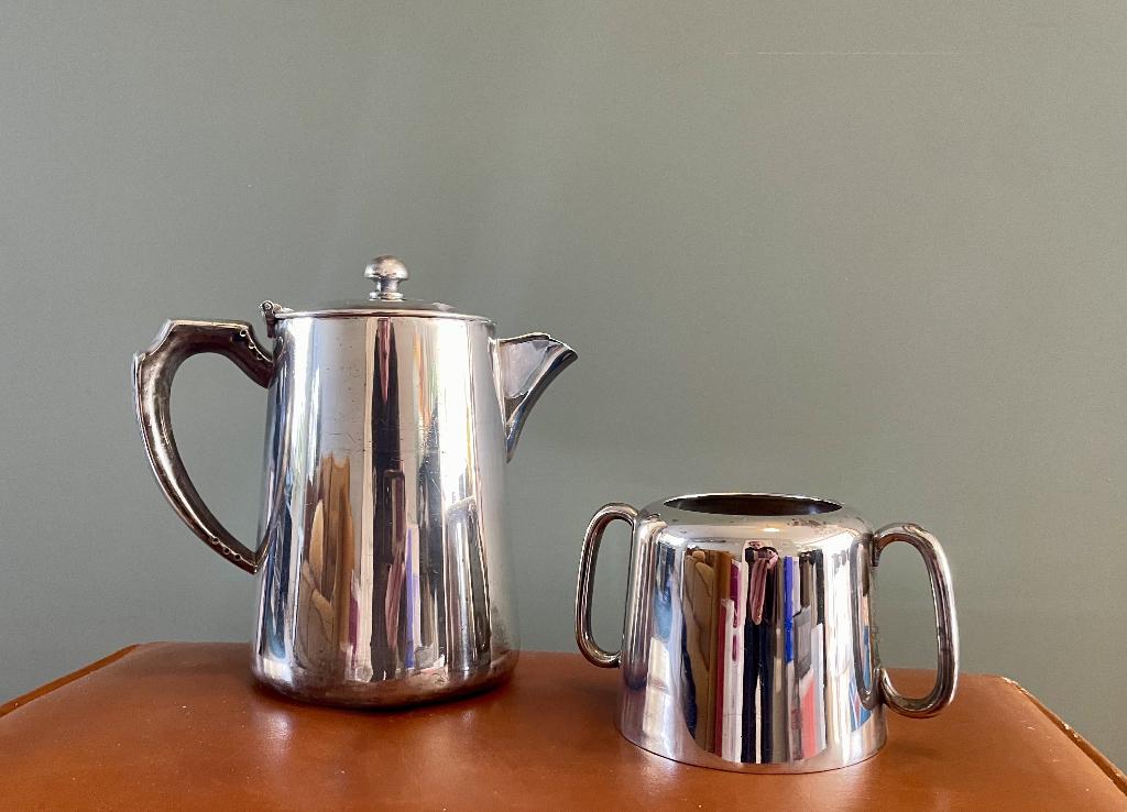 Verzilverde theepot en suikerpot voor maar €25, Overige materialen, Overige typen, Ophalen of Verzenden, Zo goed als nieuw