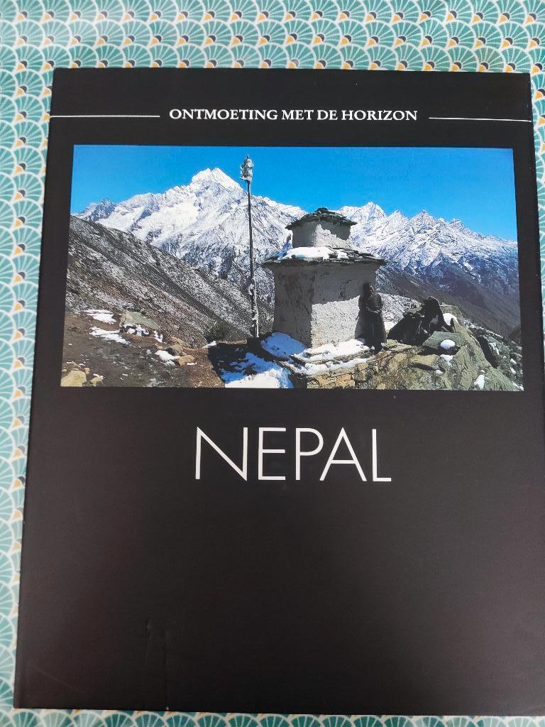 Nepal, ontmoeting met de horizon, Boeken, Overige merken, Hans-Joachim Aubert, Ophalen of Verzenden, Zo goed als nieuw
