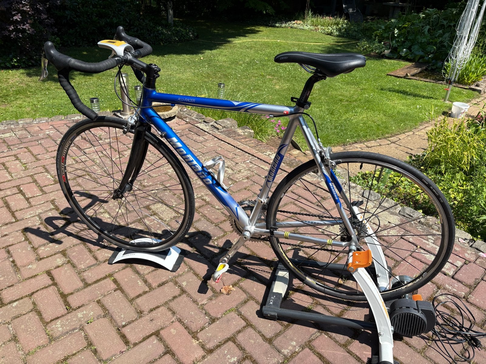 Mondia racefiets met fietstrainer, Overige merken, 28 inch, Gebruikt, Aluminium