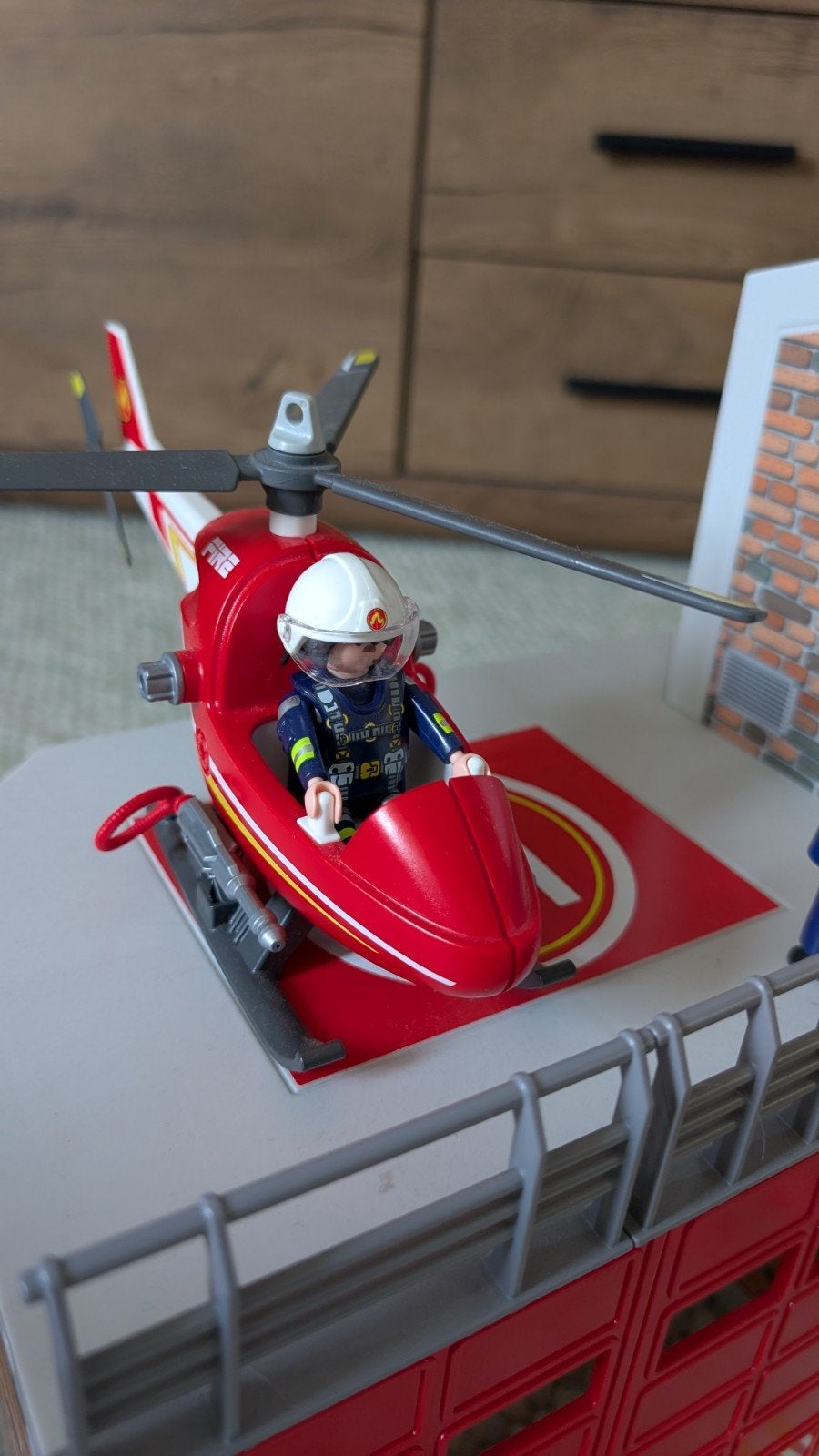 Foto 5 van Playmobil Brandweerkazerne 9462 met Ladderwagen 9463