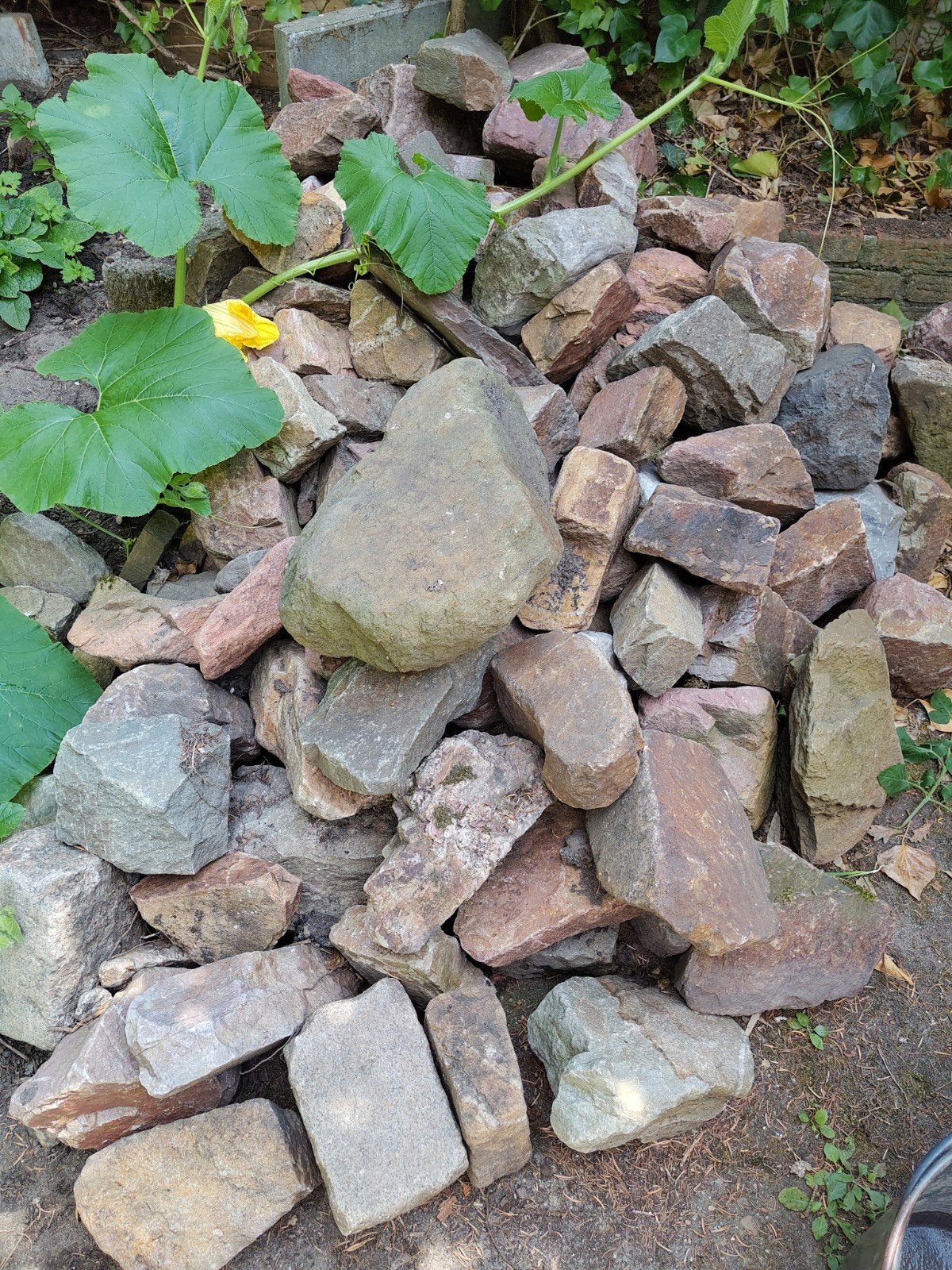 Natuurstenen rotsen en zwerfkeien voor de tuin, Tuin en Terras, Grind, Keien en Split, Ophalen, Overige materialen, Gebruikt, Kei