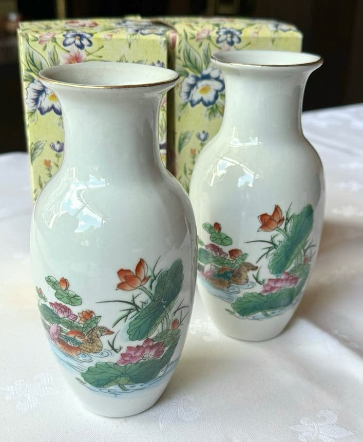 Vintage Chinese porseleinen vaas bloemmotief - per stuk €10, Ophalen of Verzenden