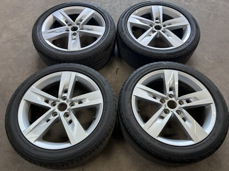 17 inch originele velgen + zomerbanden Seat Leon, Gebruikt, -, -, Banden en Velgen
