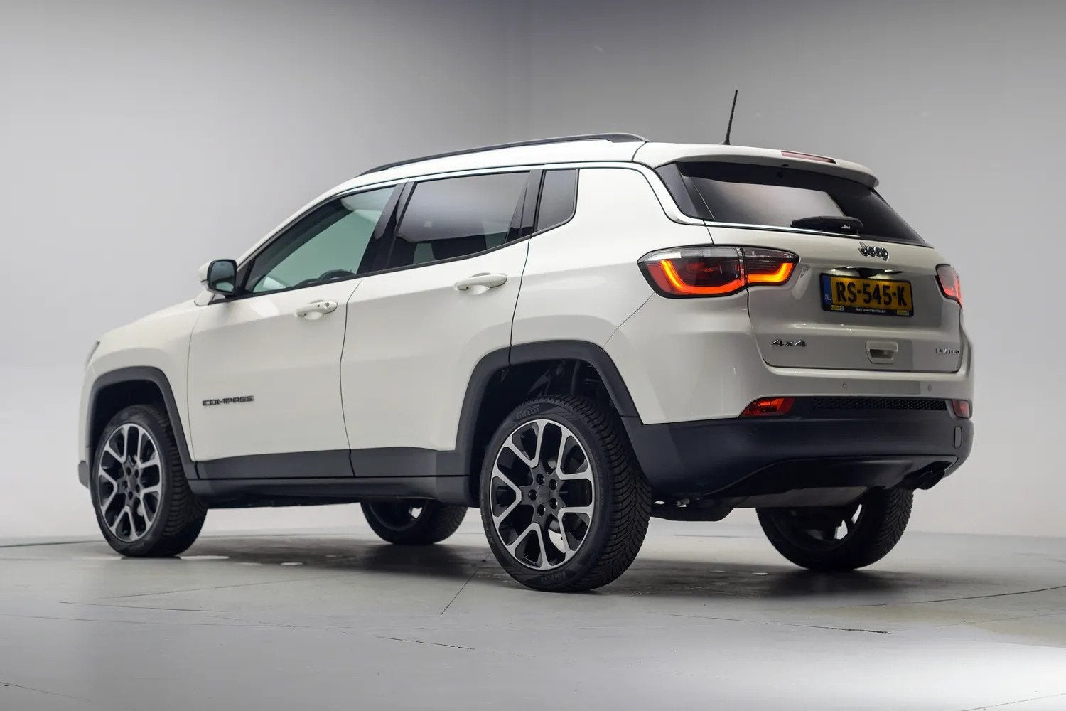 Jeep Compass 1.4 MultiAir Opening Edition 4x4 Aut. [ Navi Ca, Auto's, Automaat, Gebruikt, 4 cilinders, Wit