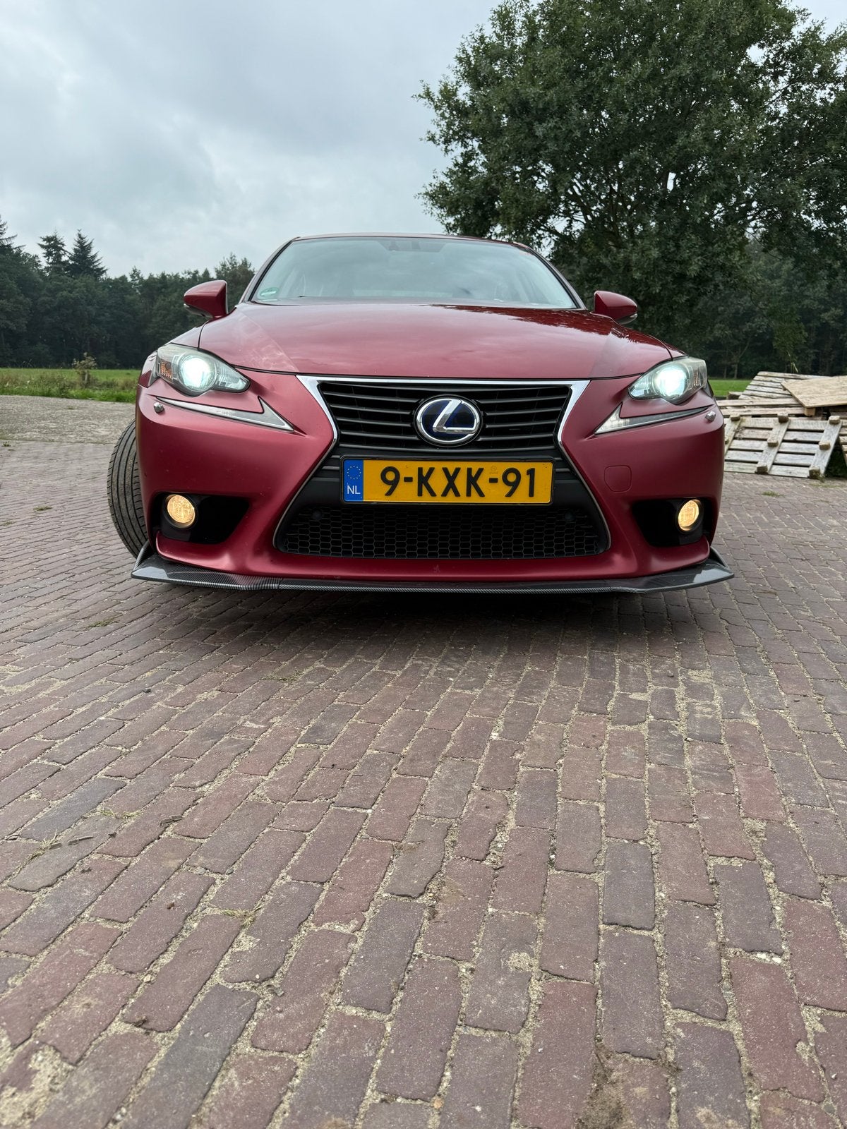 Lexus IS 300H 2.5 Hybrid CVT 2013 Rood, Auto's, Automaat, Achterwielaandrijving, 750 kg, 181 pk