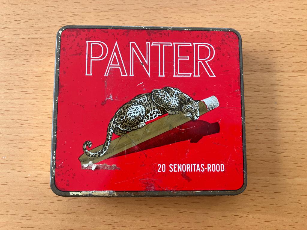 Panter sigarenblikje voor 20 senoritas-rood, Ophalen of Verzenden, Gebruikt, Tabaksdoos of Verpakking