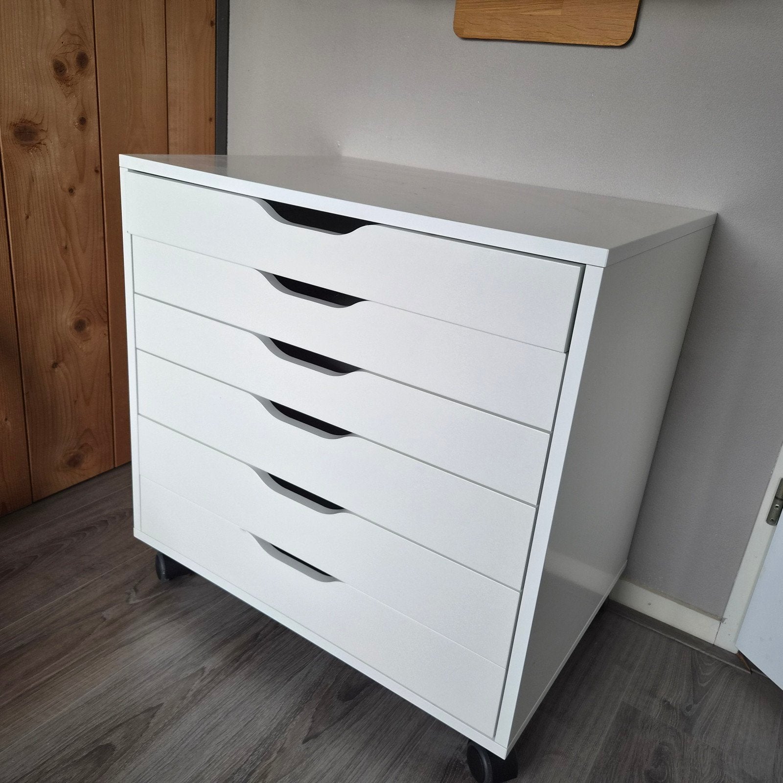 Wit ladekastje Ikea Alex  op wielen | 6 lades | bureaukastje, Huis en Inrichting, Kasten | Ladekasten, Ophalen, Overige materialen