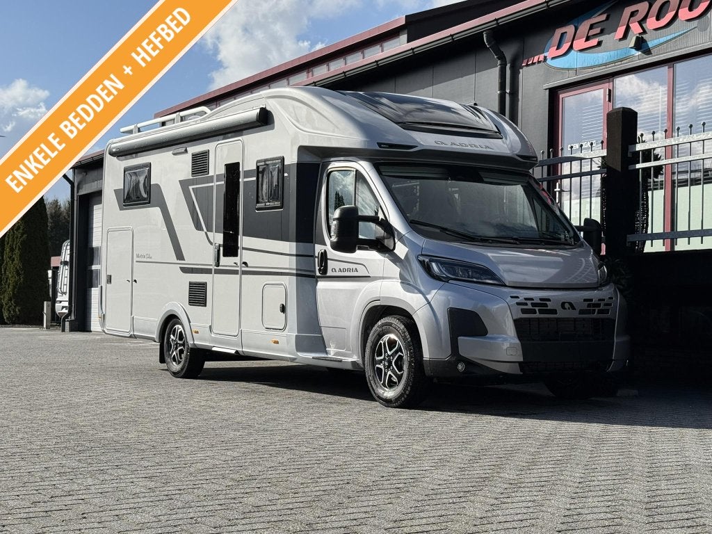 Adria Matrix Supreme 670 DL Aut. - 180PK - 44H adaptief DEMO, Winterisolatie, Fiat, 7 tot 8 meter, Bedrijf