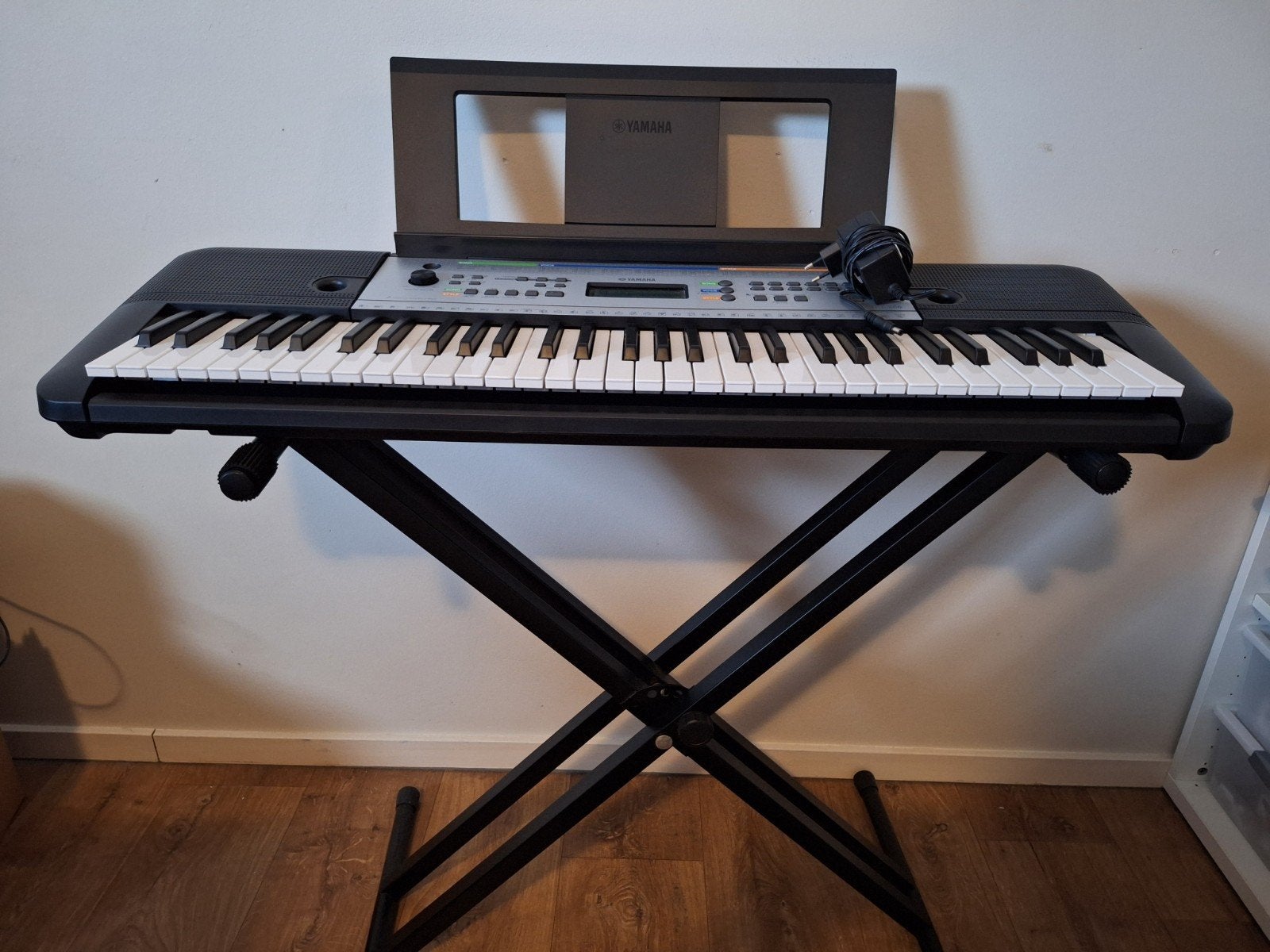 Yamaha YPT-255 keyboard met standaard en adapter, Ophalen, 61 toetsen, Yamaha, Met standaard