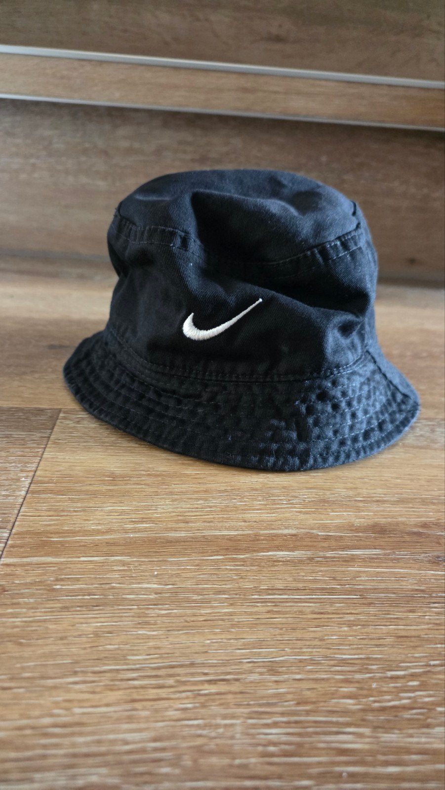 Zwarte Nike bucket hat, maat 54 (valt klein), Ophalen, Zo goed als nieuw, 55 cm (S, 6⅞ inch) of minder