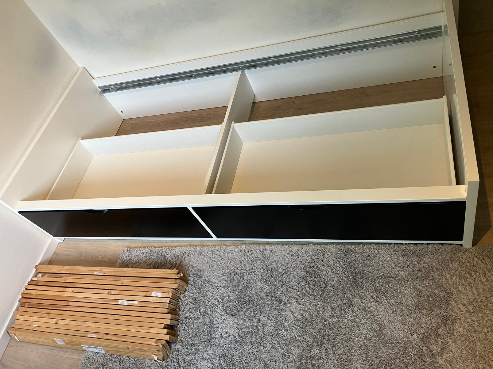 IKEA bed FLAXA met 2 lades - Wit/Zwart 90x200cm, Huis en Inrichting, Ophalen, Gebruikt, 90 cm, Eenpersoons