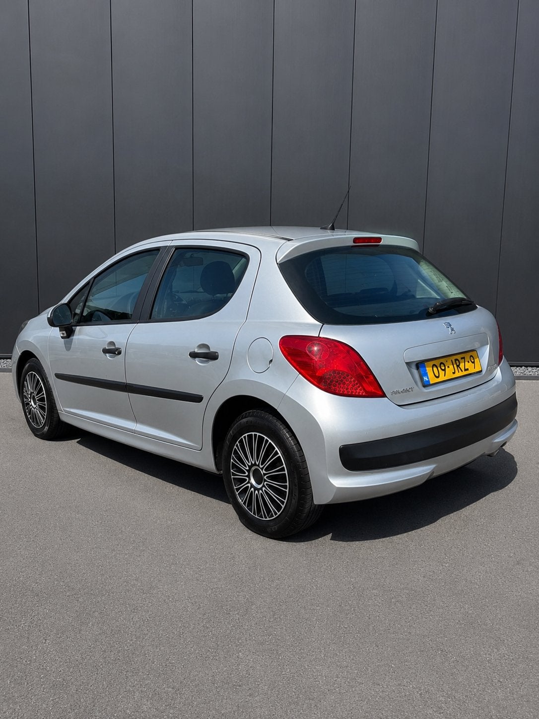 Peugeot 207 1.4 5DRS 2009 121.000km, Auto's, Voorwielaandrijving, 1360 cc, 4 cilinders, 49 €/maand