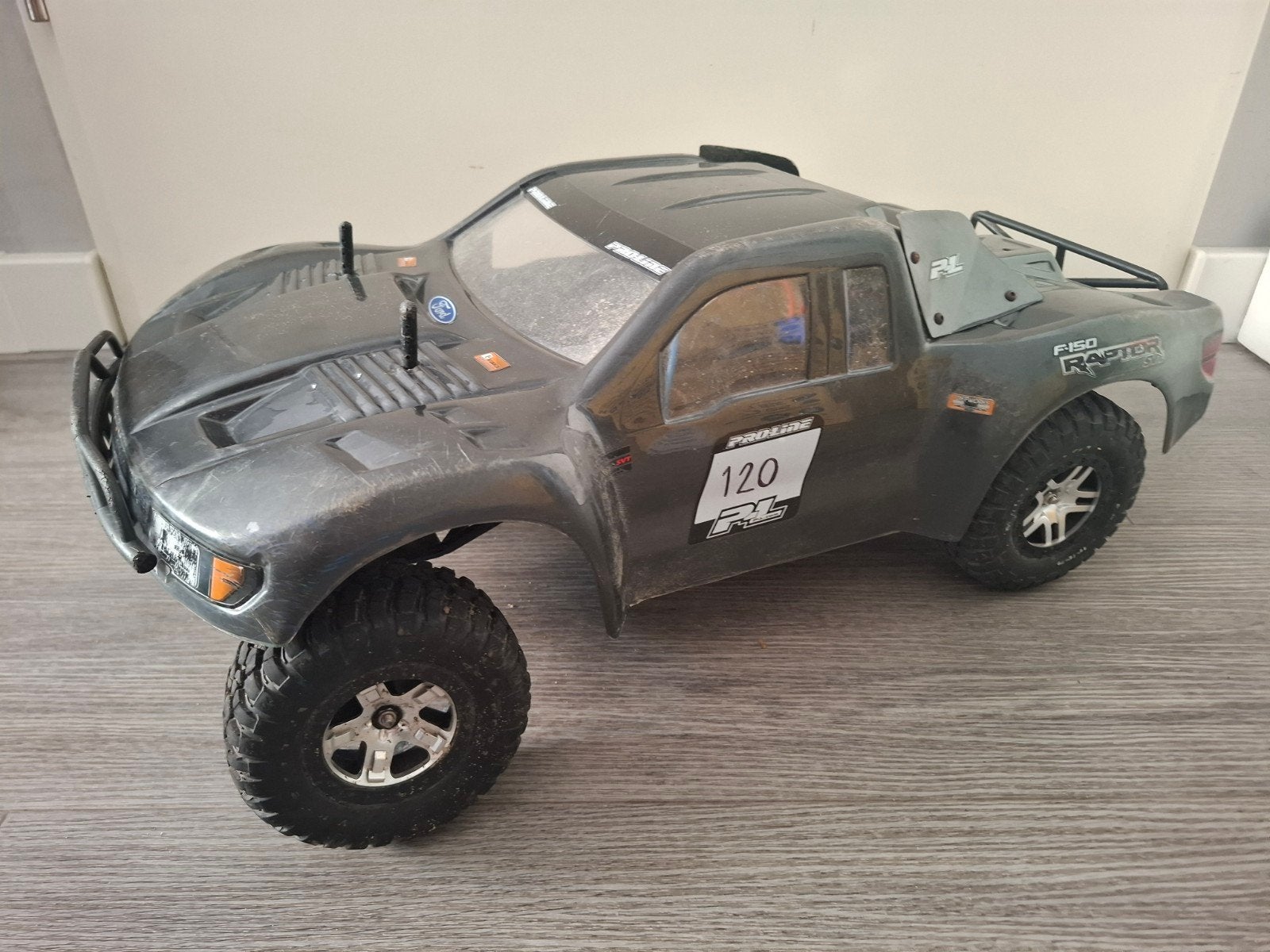 Traxxas slash 2wd, Gebruikt, Auto offroad, Schaal 1:10, RTR (Ready to Run)